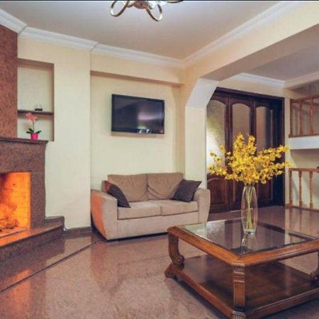 7 Star Bed and Breakfast Tbilisi Buitenkant foto