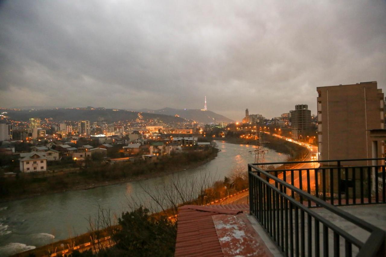 7 Star Bed and Breakfast Tbilisi Buitenkant foto