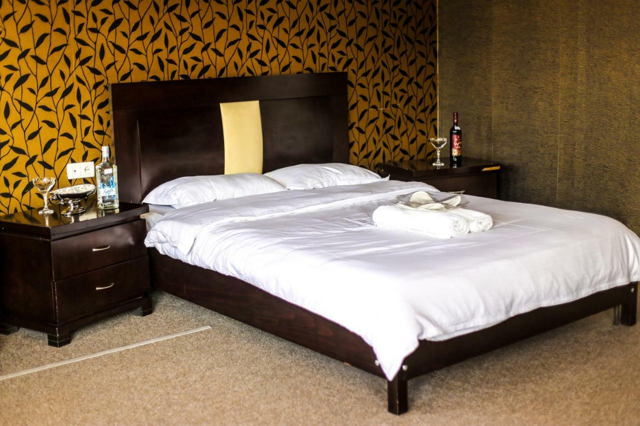 7 Star Bed and Breakfast Tbilisi Buitenkant foto