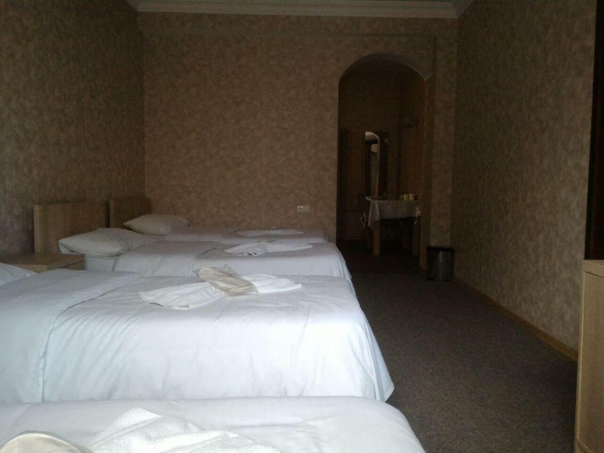 7 Star Bed and Breakfast Tbilisi Buitenkant foto