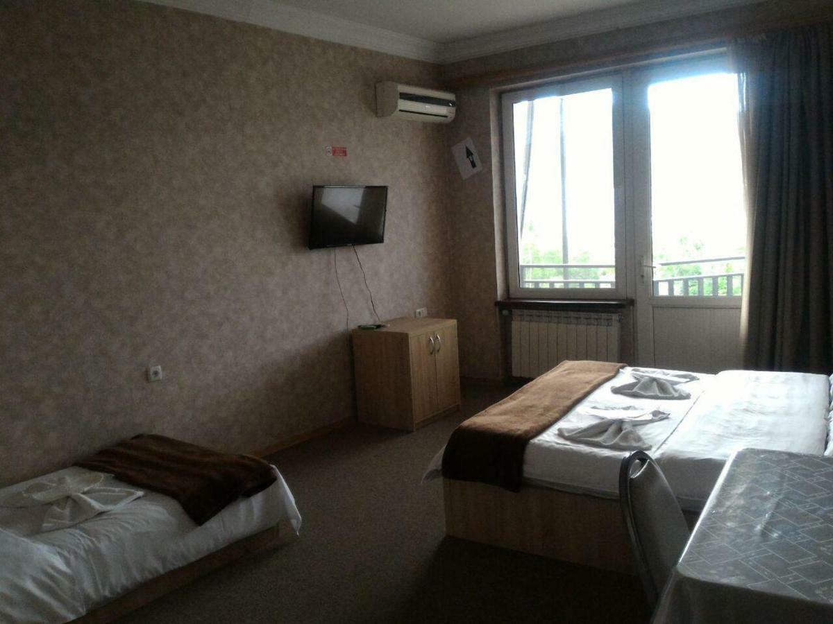7 Star Bed and Breakfast Tbilisi Buitenkant foto