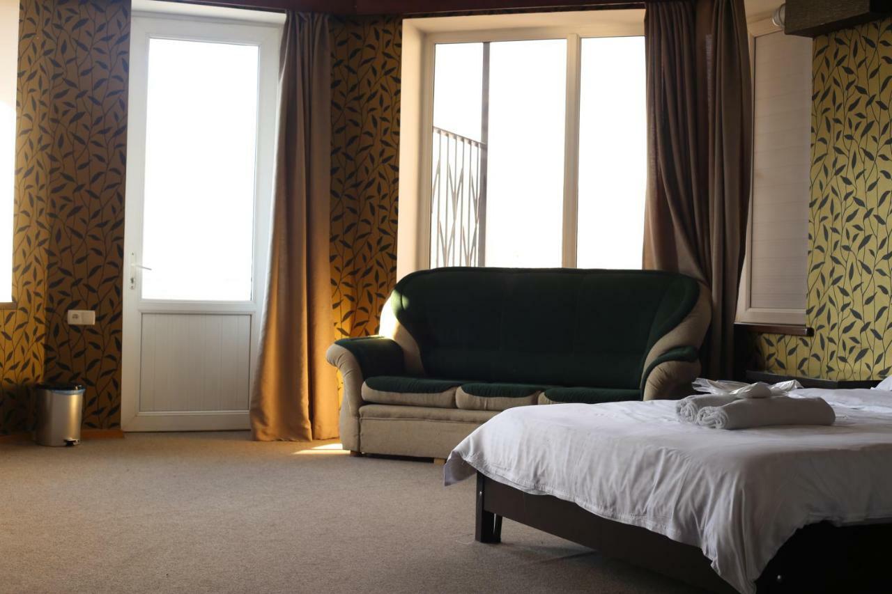 7 Star Bed and Breakfast Tbilisi Buitenkant foto