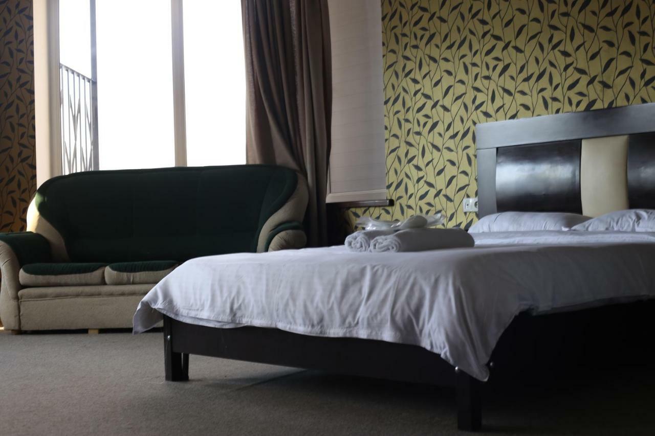 7 Star Bed and Breakfast Tbilisi Buitenkant foto