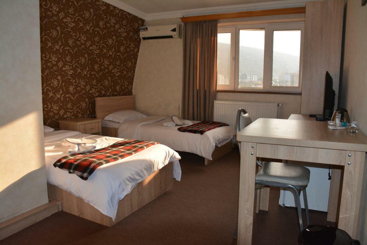 7 Star Bed and Breakfast Tbilisi Buitenkant foto